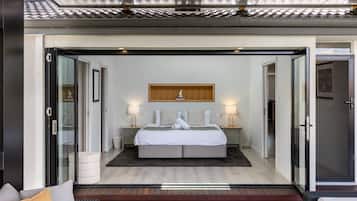 4 bedrooms, iron/ironing board, travel cot, WiFi