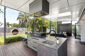 Terrace/patio - Modern Alfresco Retreat (Stirling)