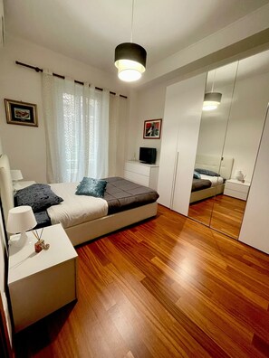 2 habitaciones, tabla de planchar con plancha, wifi y ropa de cama 