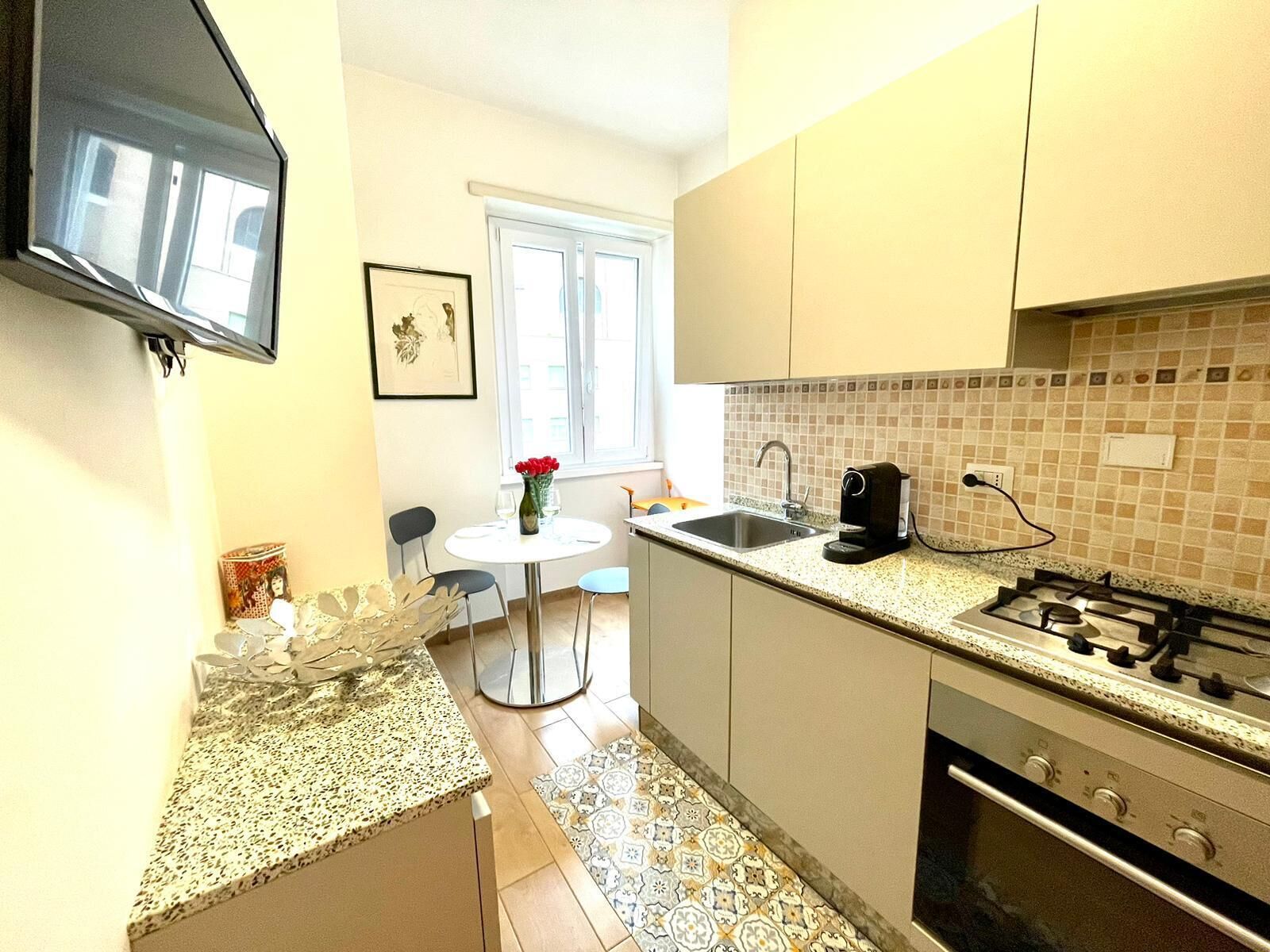 Micro-ondes, four, plaque de cuisson, lave-vaisselle