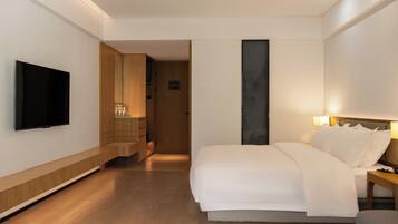 Habitación básica doble, vista a la colina | Escritorio, wifi gratis y ropa de cama