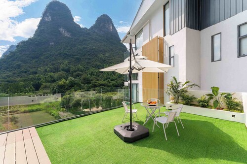 Karst Scenic Hotel