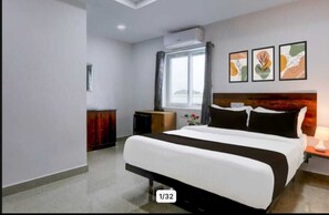 Habitación doble superior | Caja fuerte, escritorio, espacio para trabajar con un portátil