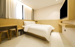 Deluxe | In-room safe, blackout curtains, soundproofing, free WiFi