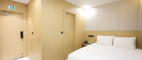 Deluxe Double Room | Premium bedding, down comforters, pillowtop beds, in-room safe