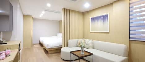 Royal Suite Twin | เครื่องนอนระดับพรีเมียม, ผ้านวมขนเป็ด, เตียงพร้อมฟูกเสริมที่นอน