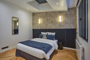 1 bedroom, desk, iron/ironing board, bed sheets - Superb & New Apartment Saint Germain des Près (Paris)