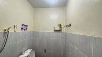 Kamar Double Deluks | Kamar mandi | Shower