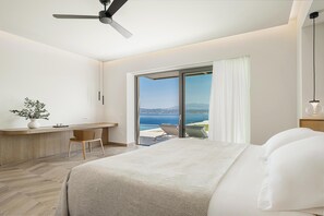 6 Schlafzimmer, Schreibtisch, Bügeleisen/Bügelbrett, Reisekinderbett