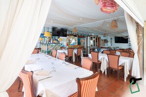 Desayuno bufé gratuito y diario