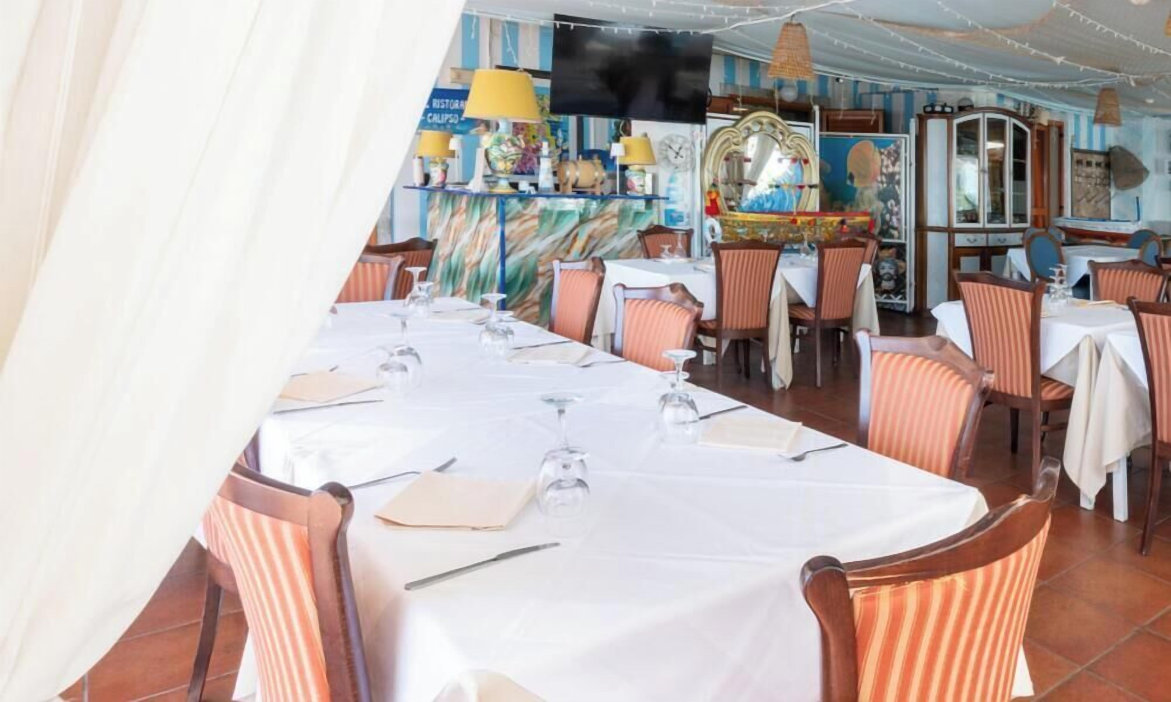 Café da manhã com buffet grátis todos os dias