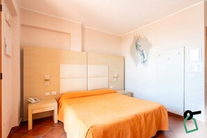 Habitación doble | Minibar, wifi gratis, ropa de cama