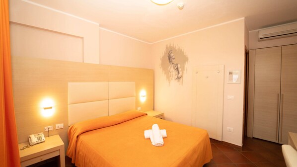 غرفة مزدوجة | ميني بار وواي فاي مجانًا وملاءات أسرّة