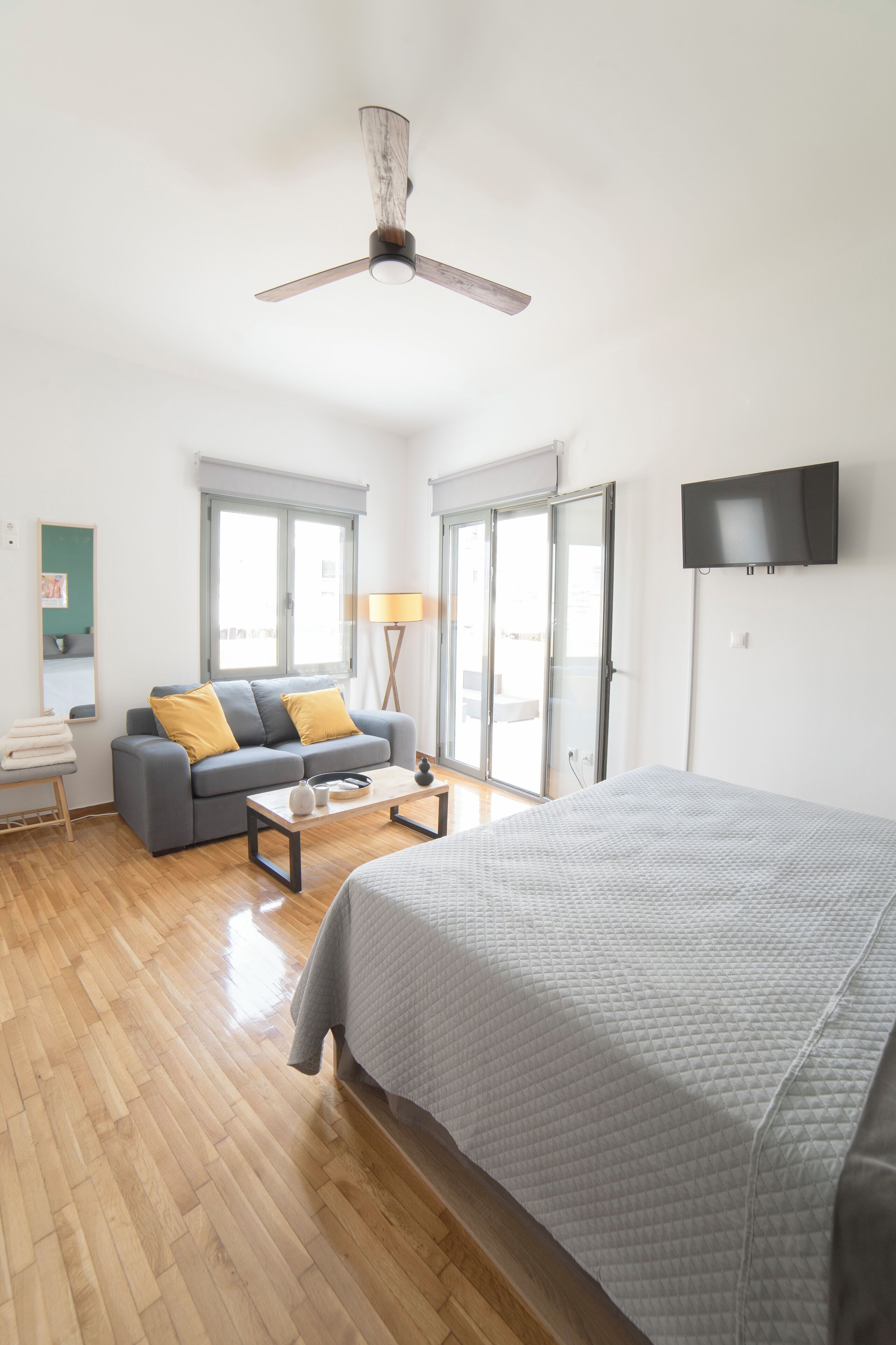 1 bedroom, desk, iron/ironing board, WiFi