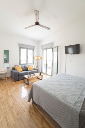 1 bedroom, desk, iron/ironing board, WiFi - Cosy Penthhouse/Athens Skyline & Acropolis (Athens)