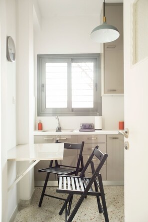 Kühlschrank, Ofen, Wasserkocher, Toaster