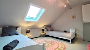 3 slaapkamers, een strijkplank/strijkijzer, wifi, beddengoed