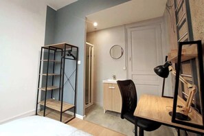 3 soverom, strykejern/-brett, wi-fi og sengetøy