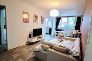 مكواة/لوح كي وواي فاي وملاءات أسرّة