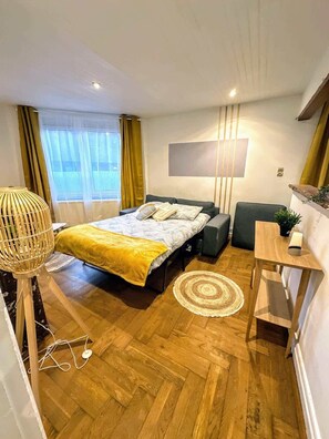 1 chambre, fer et planche à repasser, Wi-Fi, draps fournis