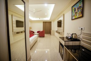 Egyptian cotton sheets, premium bedding, down duvets, memory-foam beds - "The Shiva Continental" , Dehradun - A unit of The Chacha Shri Group (Dehradun)