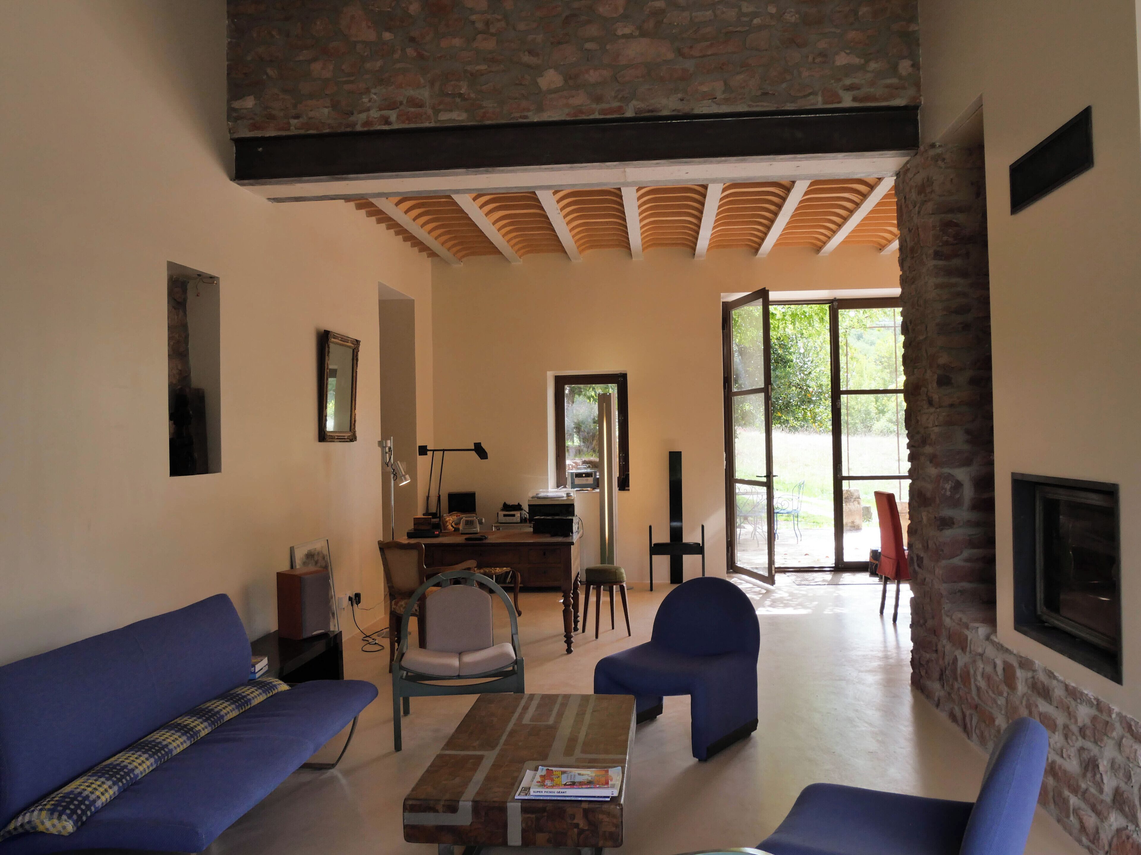 Cheminée, chaîne hi-fi