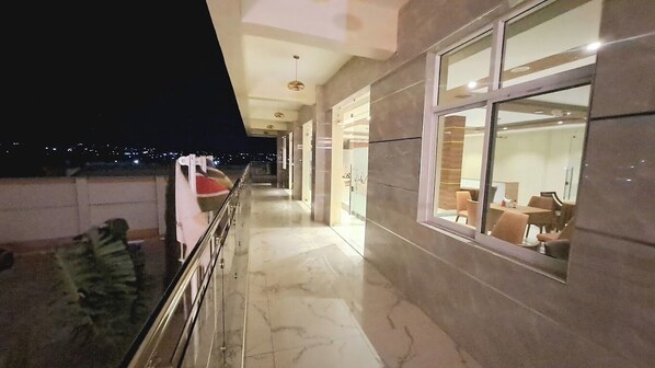 تفاصيل الفندق من الداخل