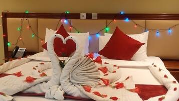 Free WiFi, bed sheets