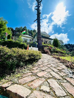 Front of property - The Plum Cottage (Dhari)