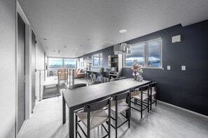 In-room dining - FROVIA YIG VILLA (Furano)