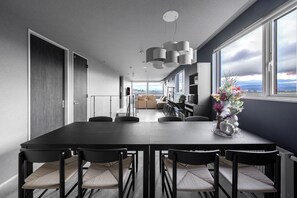 In-room dining - FROVIA YIG VILLA (Furano)