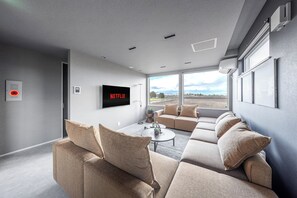 Living area - FROVIA YIG VILLA (Furano)