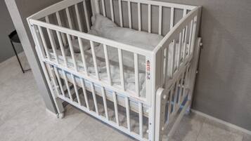 Iron/ironing board, free WiFi