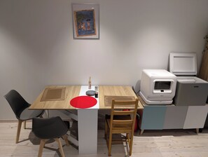 المنشأة من الداخل