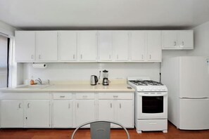 Room - Cozy 2BR Apartment in the Heart of Chelsea (New York)