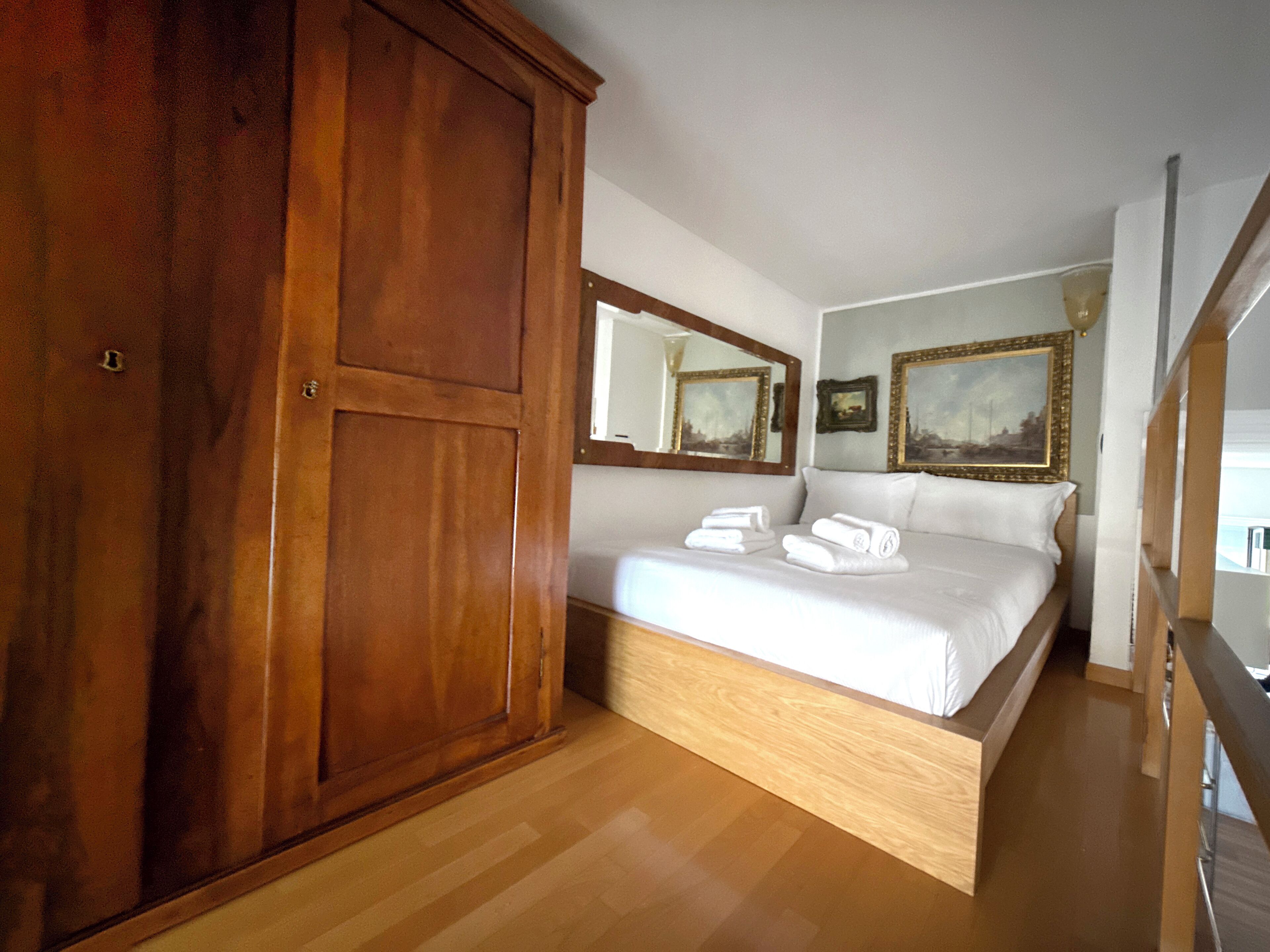 1 slaapkamer, een bureau, gratis wifi, beddengoed