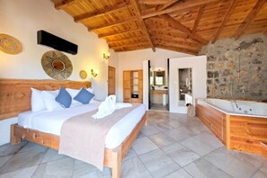 Exclusive Villa, 4 Bedrooms, Garden View | Desk, iron/ironing board, free cribs/infant beds, bed sheets - Villa Taş Exclusive (Fethiye)