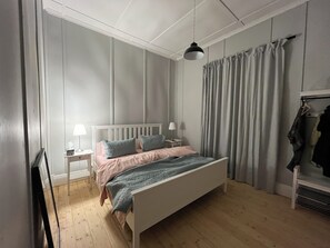 4 Schlafzimmer, Bügeleisen/Bügelbrett, Internetzugang, Bettwäsche