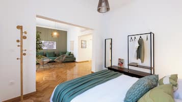 Unit 4 - Superior Apartment | In-room safe, iron/ironing board, free WiFi