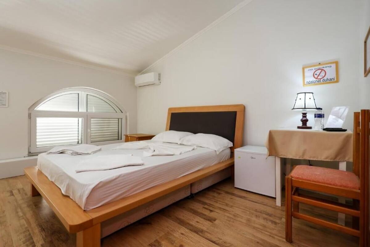 Double Room, Private Bathroom | Free WiFi, bed sheets