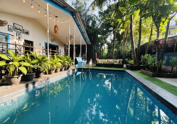 Kolam renang outdoor