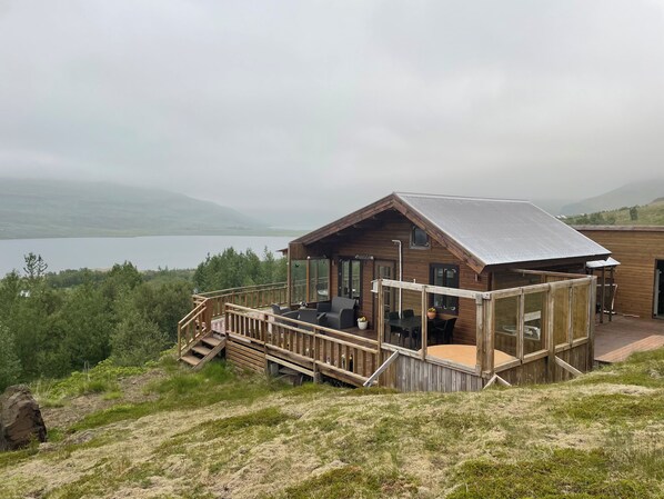 Unclassified image, 1 of 30, button - Peaceful 1-bedroom cottage in Hvalfjarðarsveit by the Lake (Hvalfjarðarsveit)