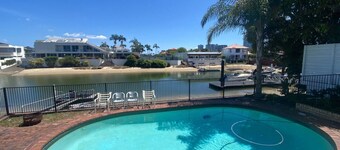 Waterfront Broadwater Master Bedroom Views Mirrors with own private beach front