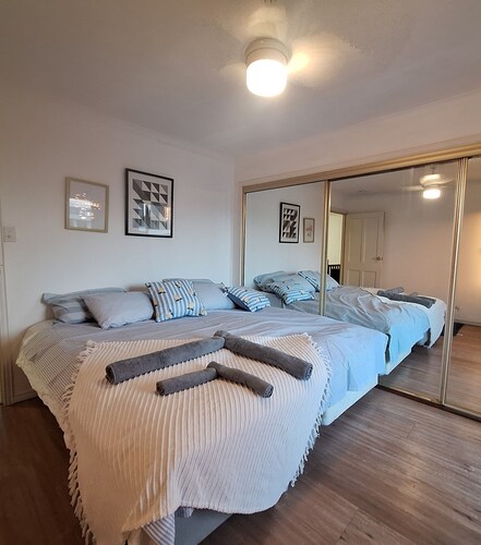 Waterfront Broadwater Master Bedroom Views Mirrors with own private beach front