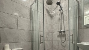 Unclassified image, 4 of 18, button - Charming Wallington Apartment With Hot Tub (Wallington)