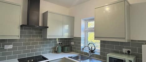 Apartment, 3 Bedrooms | Laundry