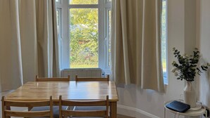 Unclassified image, 5 of 18, button - Charming Wallington Apartment With Hot Tub (Wallington)