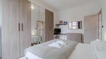 1 Schlafzimmer, Bügeleisen/Bügelbrett