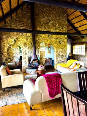 Apartment | Living area - Luxury 5 bed Home in Juliasdale - 2309 (Juliasdale)