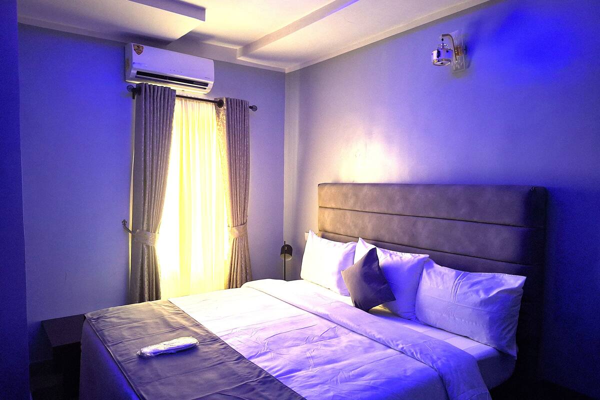 Deluxe Double Room | In-room safe, desk, WiFi (free)